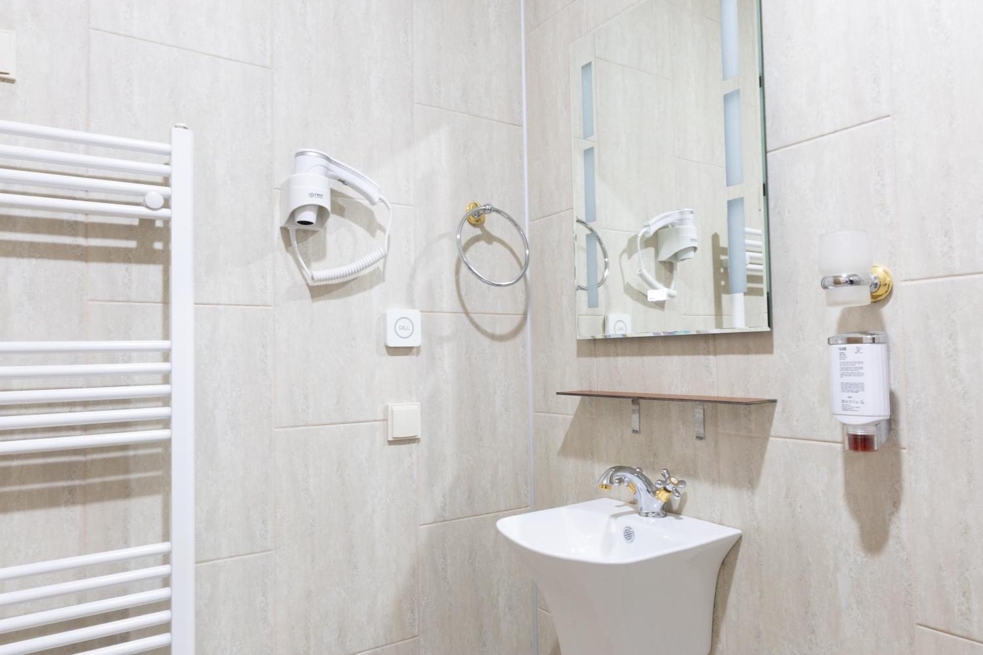Hotel Domenic Free Parking Пловдив Экстерьер фото