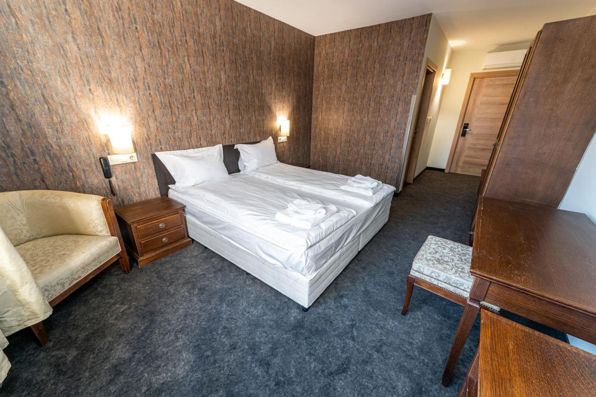 Hotel Domenic Free Parking Пловдив Экстерьер фото