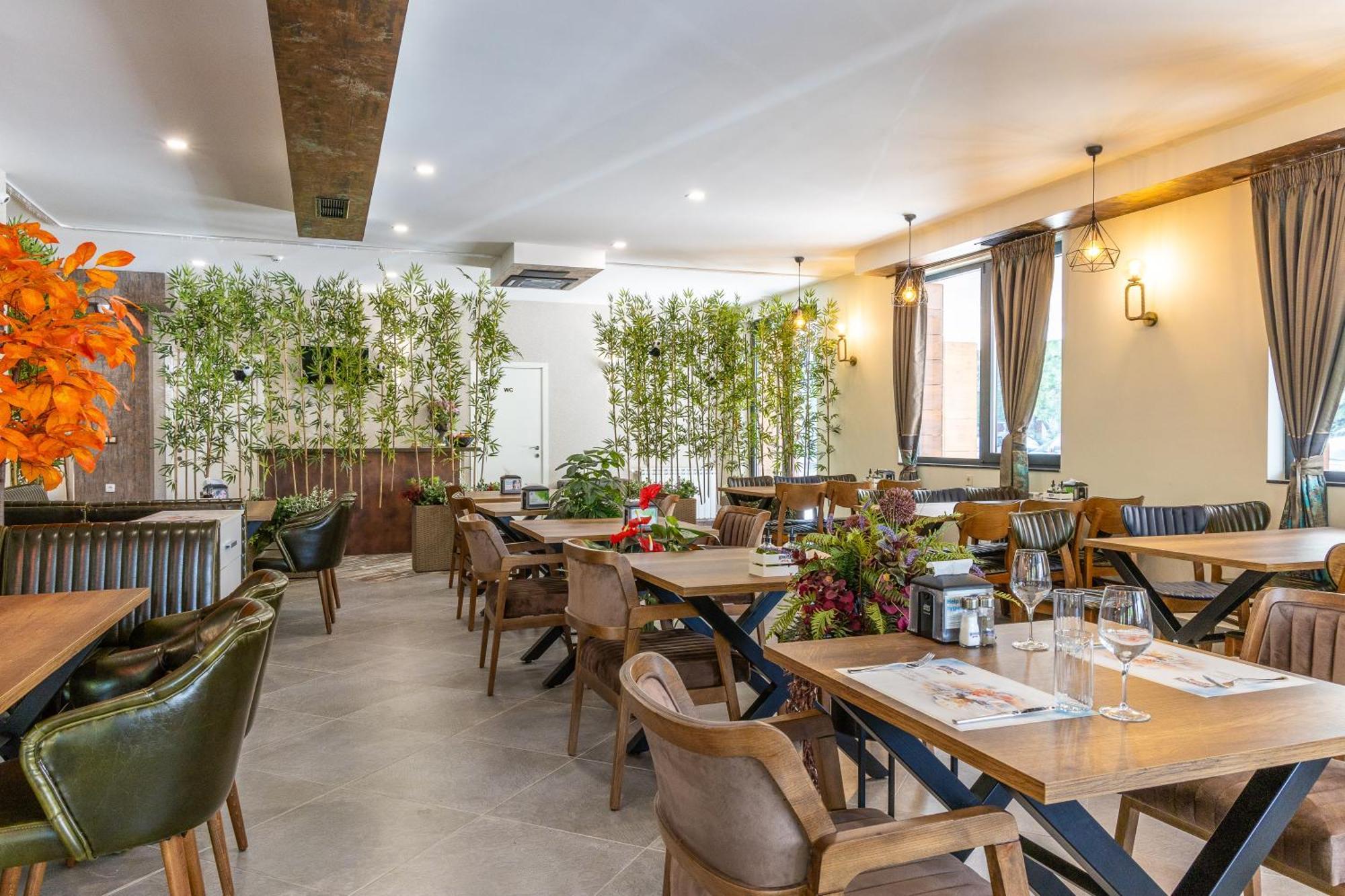 Hotel Domenic Free Parking Пловдив Экстерьер фото